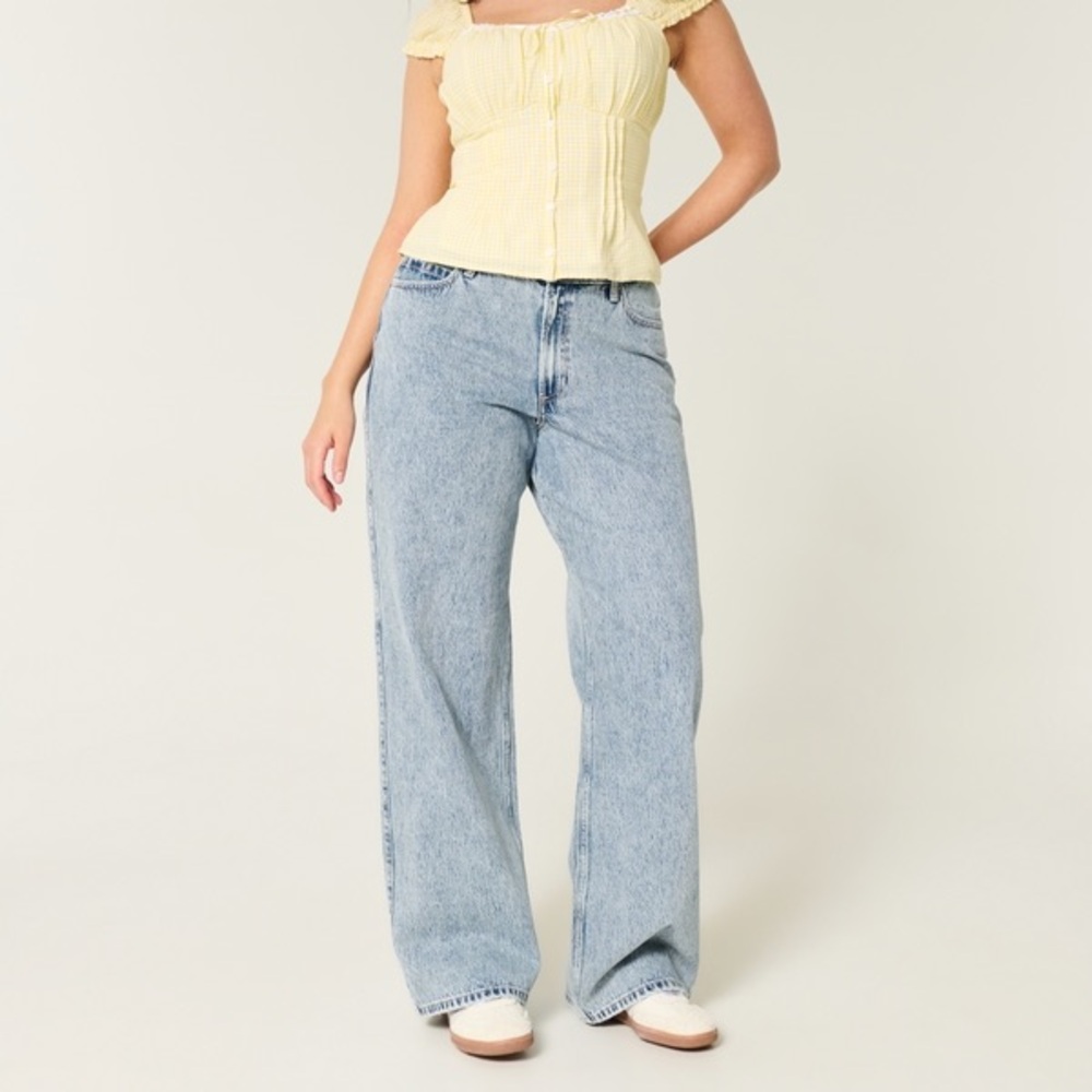 Hollister Curvy Baggy High-Rise Blue Jean Size 14 Short